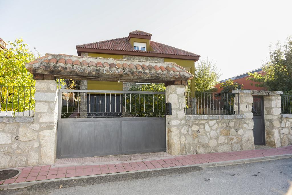 En Casa De Carlos Ortigosa del Monte Ngoại thất bức ảnh